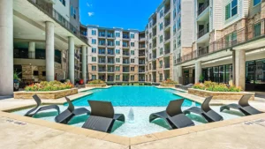 Pool at Lodgeur at Elan Med Center