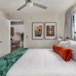 Bedroom of a Lodgeur short-term furnished rental apartment in Houston, Texas.