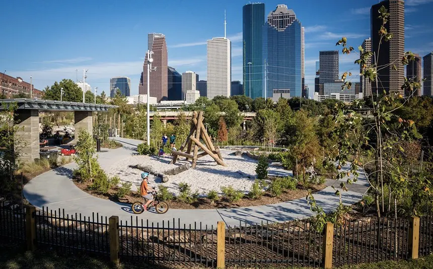 Fish playground at Buffalo Bayou Park