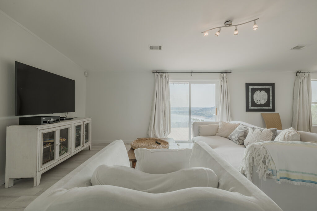 Living room with views of Lake Travis