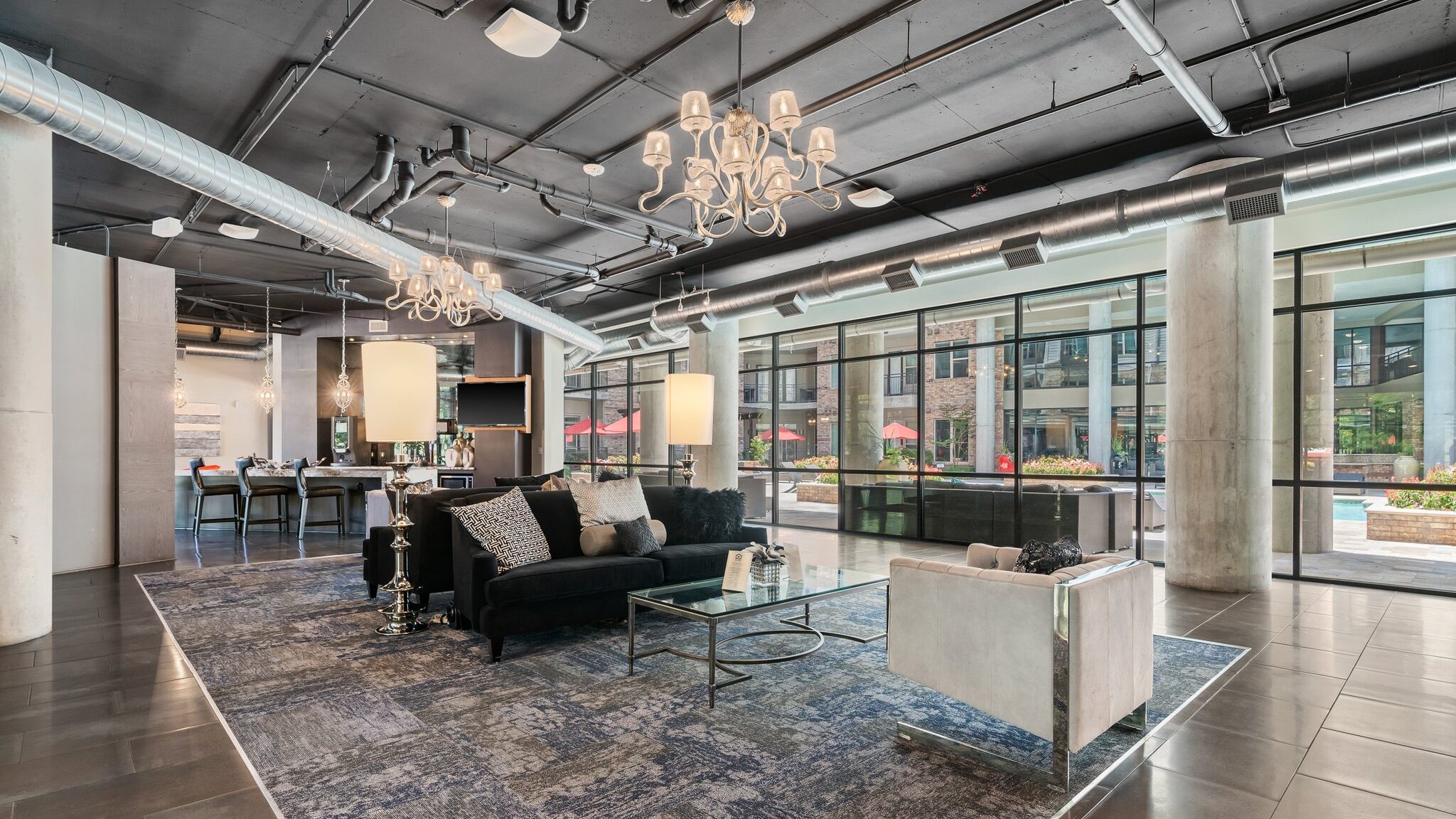 The lobby and lounge at Elan Med Center in Houston's Med Center