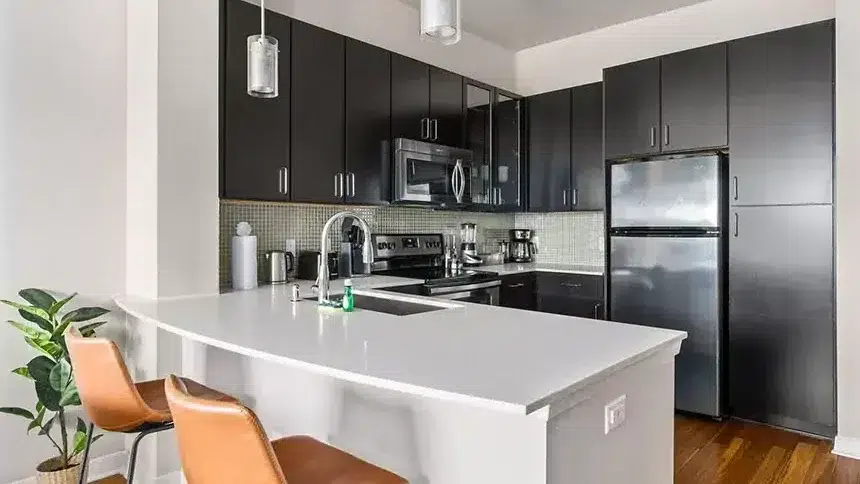 Kitchen of a Lodgeur furnished rental apartment in Houston, Texas.